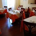 黎莱斯丹特比亚特里齐酒店 3*