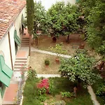 Relais Dante E Beatrice Bed & Breakfast 3*